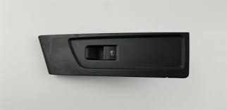 CAM DÜGME YUVASI PASSAT B7 SAG TEKLİ - 3AB857858