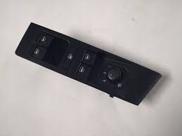 CAM DÜGME YUVASI PASSAT B7 SOL DÖERLÜ - 3AB857857