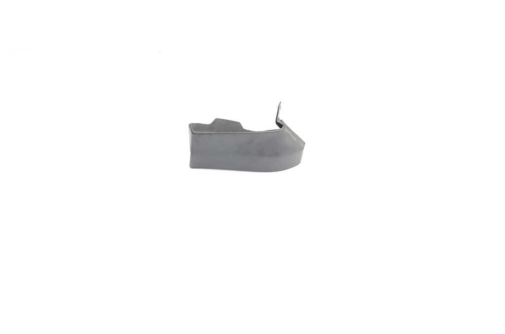Volkswagen Maşbiyel Kapağı Arka Uç Sağ Passat Bm 97-04 - BSG 90-922-013