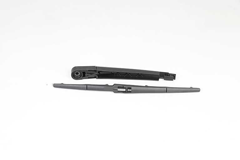 Opel Silecek Kolu Arka 355Mm Silecek Süpürgesı Ile Beraber Zafira C Bm 12- - BSG 65-990-007