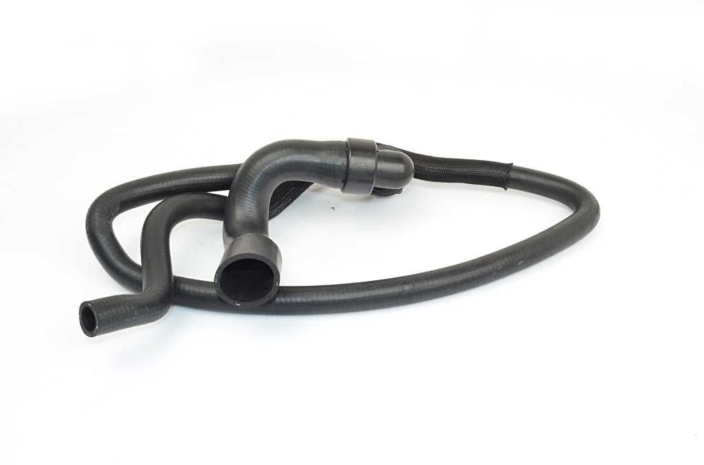 Opel Radyatör Hortumu Alt Çıkıs - BSG 65-720-212